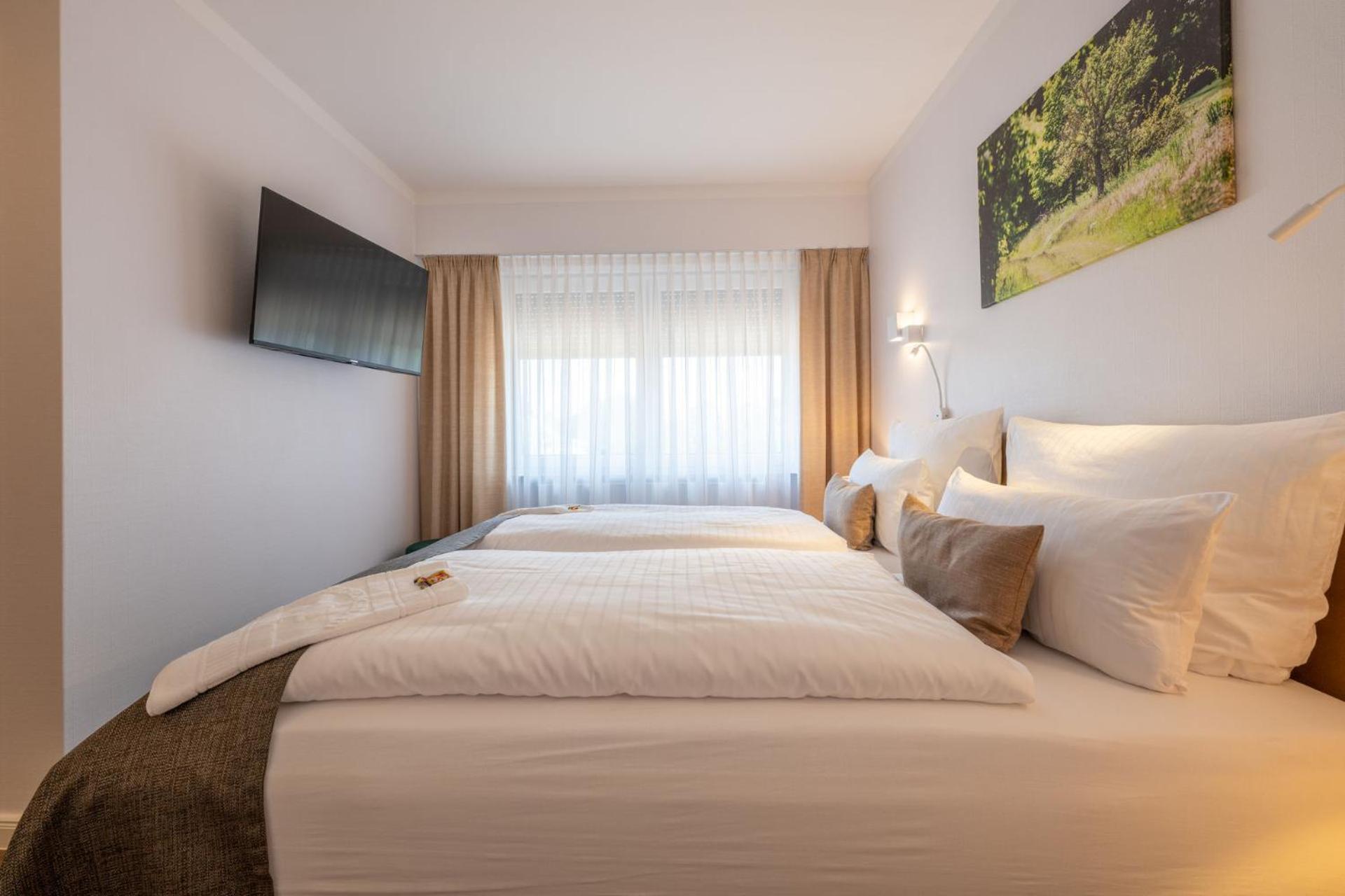 Hotel Eichengrund Cochstedt à Hecklingen  Extérieur photo