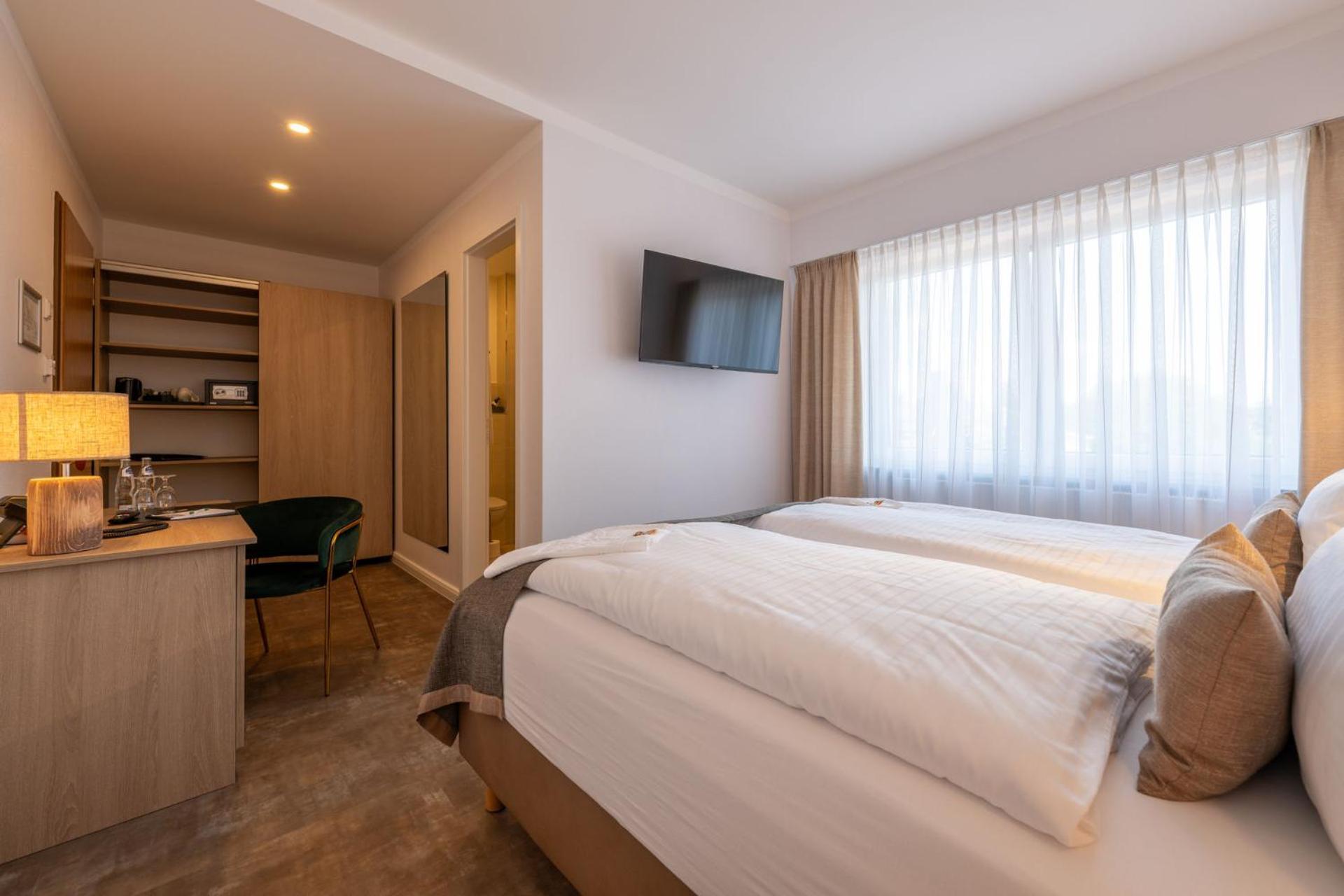 Hotel Eichengrund Cochstedt à Hecklingen  Extérieur photo